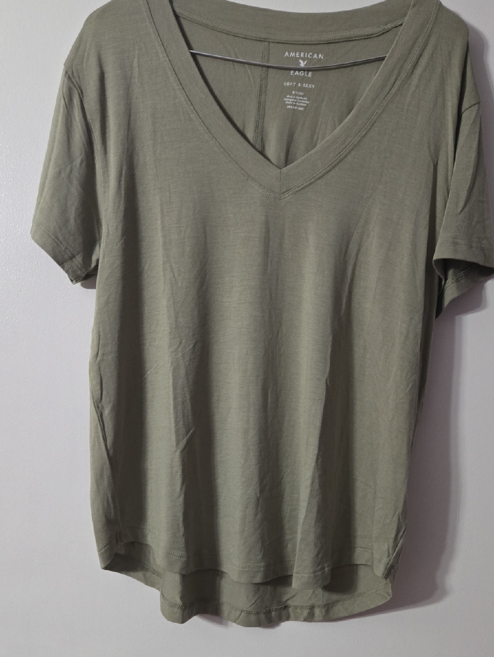 American Eagle Outfitters Olive Green V-Neck Short Sleeve Tee